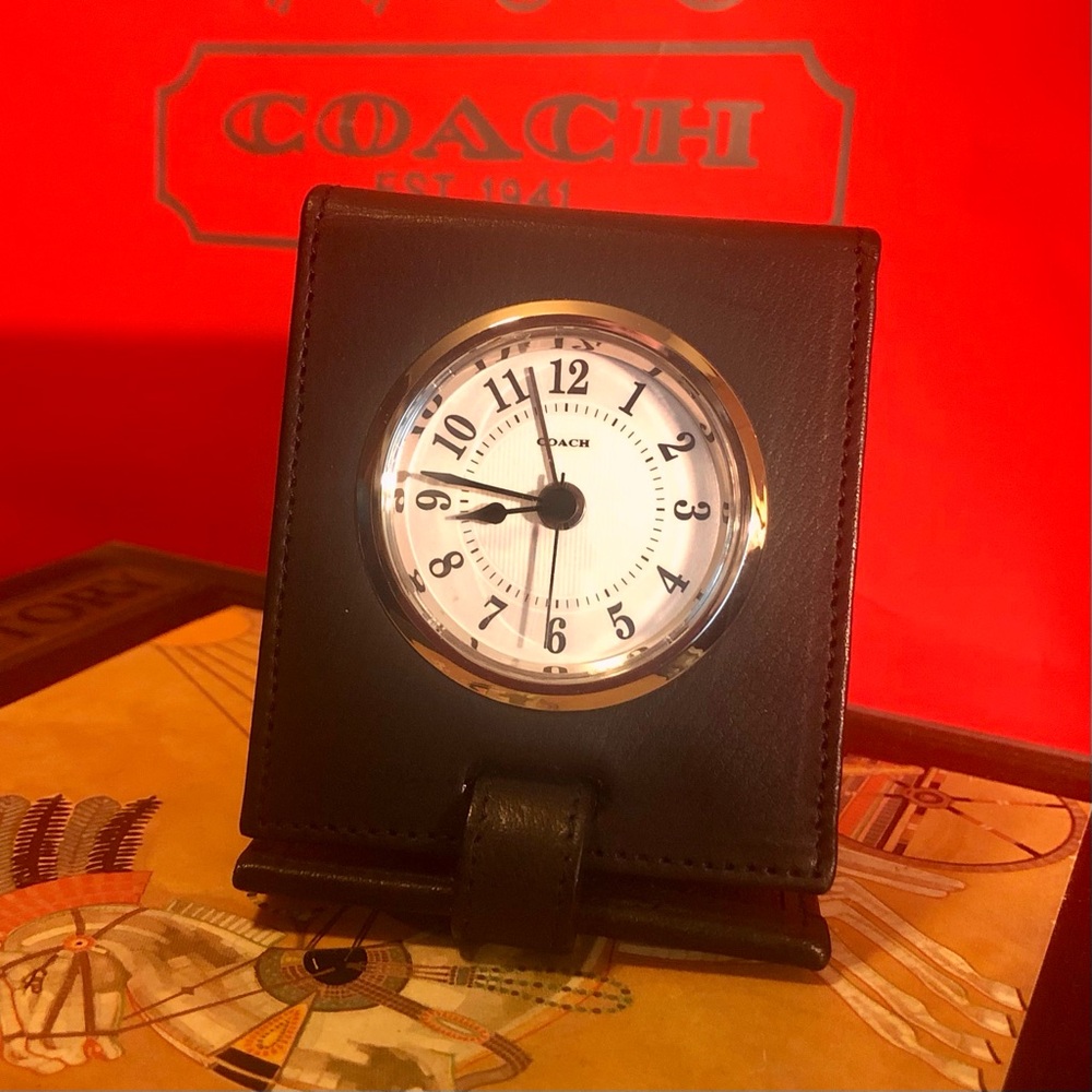 ❌SOLD❌Vintage Coach Y2K Travel Clock 4585